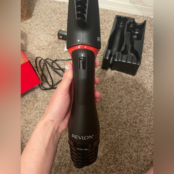 Revlon One-Step Blowout Curls - Picture 14 of 16